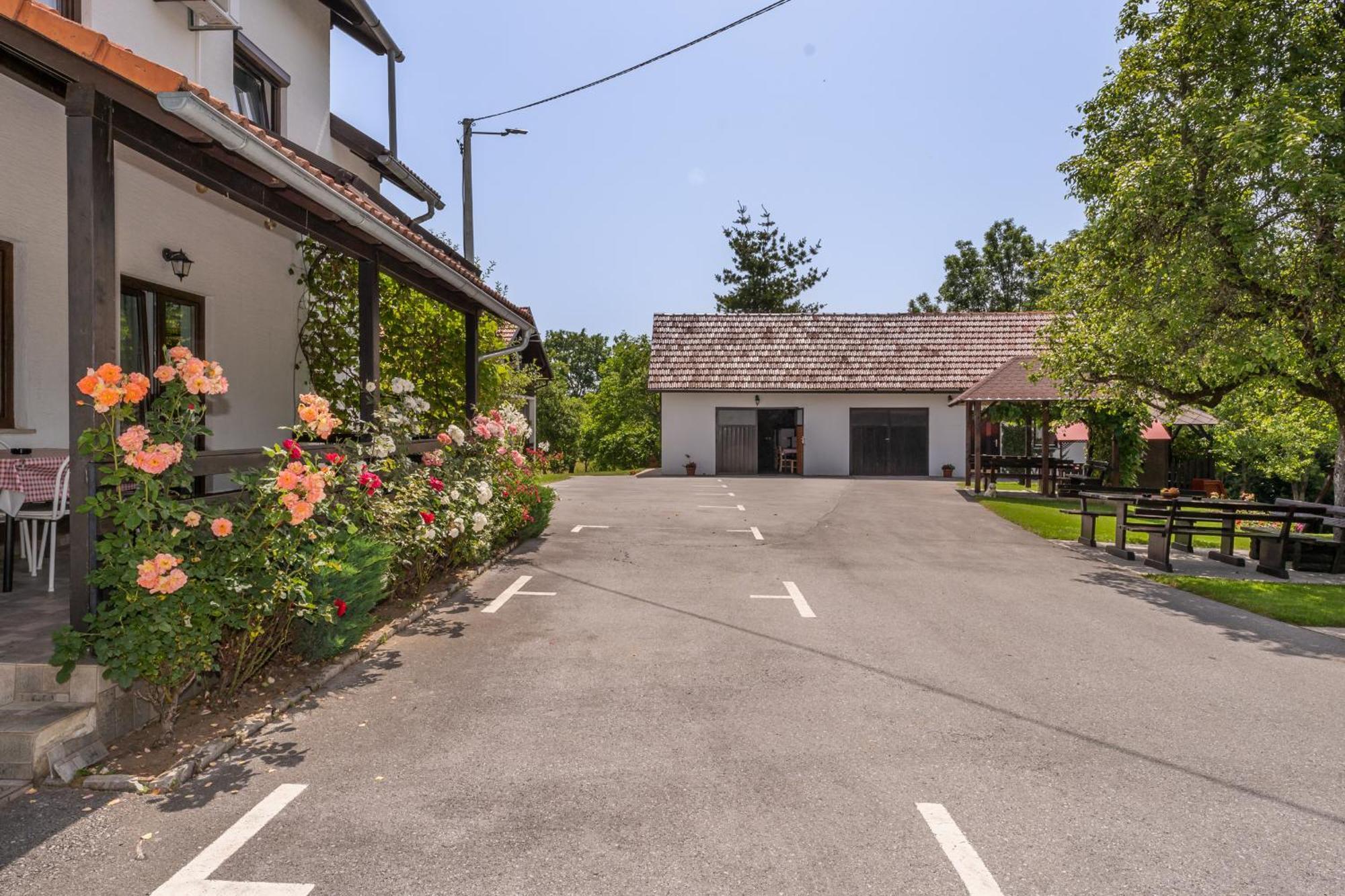 Apartments Patar Грабовац Екстериор снимка