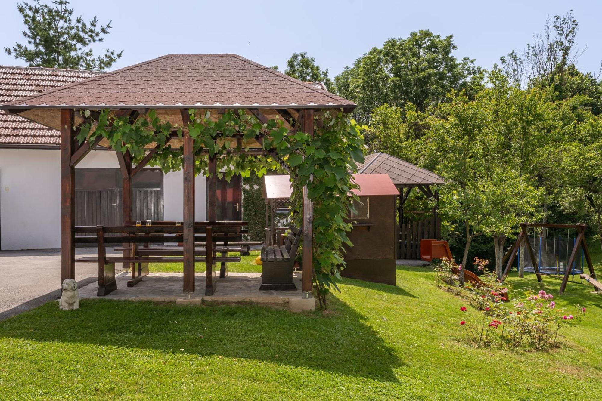 Apartments Patar Грабовац Екстериор снимка